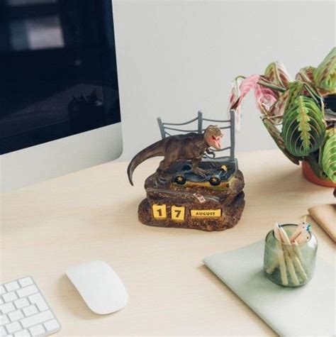 JURASSIC PARK Resin 3D Perpetual Calendar ShopForGeek Calendar