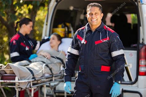 Param Dico Con Colega Y Paciente Foto De Stock Michaeljung