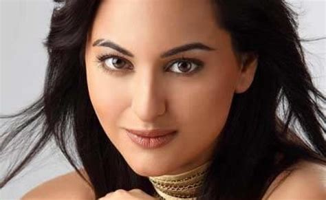 Aishwarya Rai Hot Wallpaper Of Sonakshi