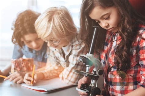 Best STEM Projects For Kids: Top 5 Activities Most Recommended By Experts