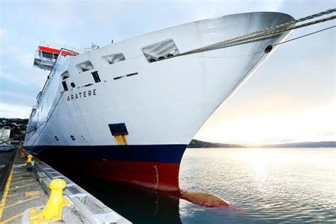 Interislander Ferry runs aground - Kiwi Kids News