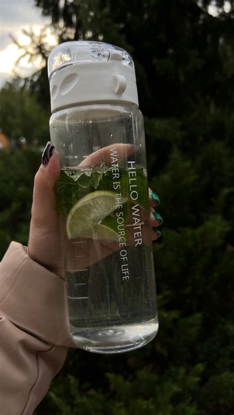 Бутылка с водой в 2024 г | Бутылки для воды, Бутылка для воды, Здоровые ...