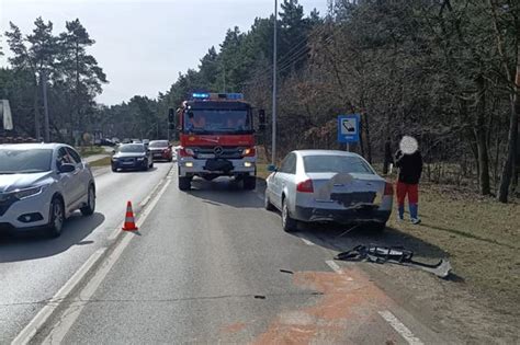 Nieporęt Zderzenie Kii Audi i Volkswagena na ulicy Jana Kazimierza w