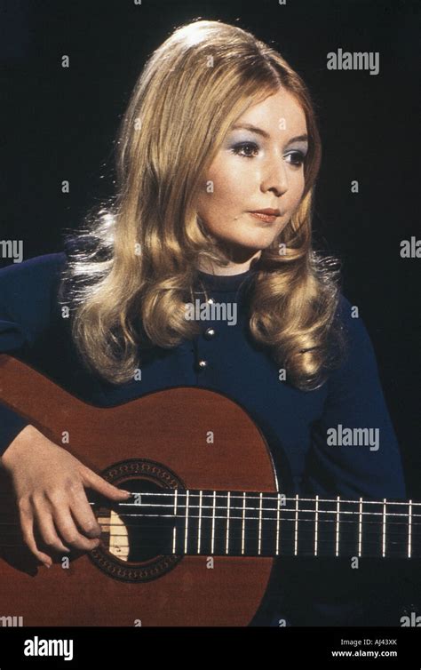 Mary Hopkin Uk Pop Singer In 1968 Stock Photo Alamy