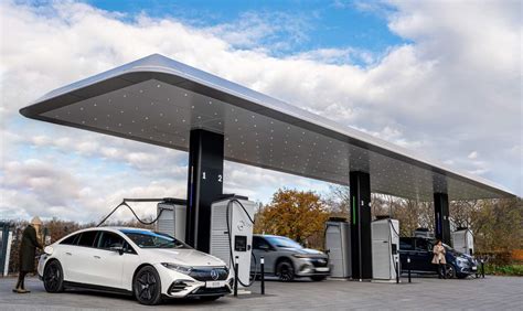 Erster Elektroauto Ladepark Von Mercedes In Europa Teslamag De