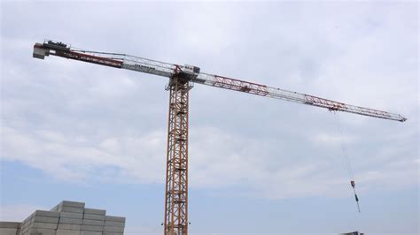 Grues Tour Liebherr Nous Sommes Une Marque Haut De Gamme