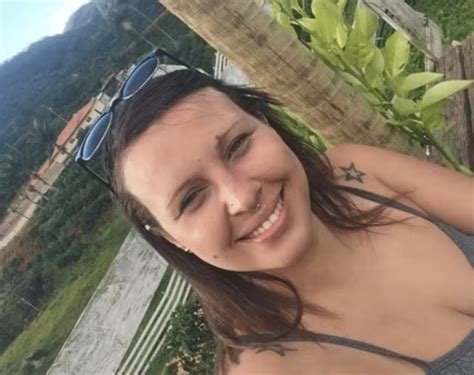 Mulher é morta ao tentar proteger amiga de facada do companheiro em