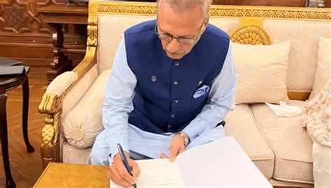 President Alvi Dissolves The National Assembly Lahore Mirror