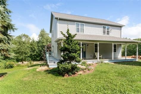 28 Bullard Rd Oakham MA 01068 Realtor