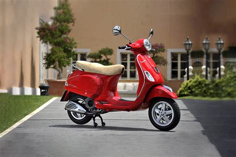 Vespa LX 125 Price EMI Specs Images Mileage And Colours