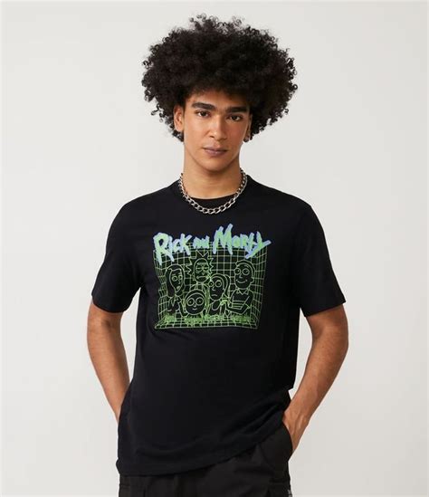 Camiseta Regular Estampa Rick And Morty Brilha No Escuro Preto