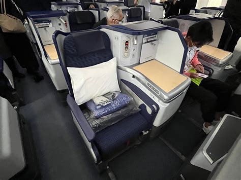 Review: ANA's "regular" Business Class, Tokyo-Singapore, Boeing 787