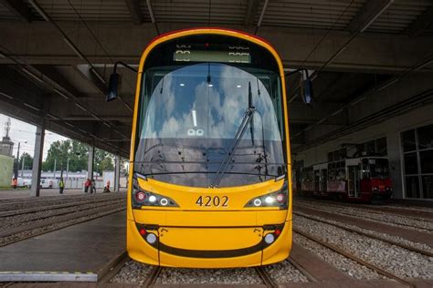 Pierwsze nowe tramwaje dotarły już do stolicy Infrastruktura