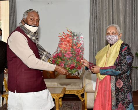 Bihar Governor, Shri Phagu Singh Chauhan met Smt. Anandiben Patel ...