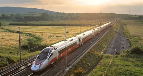 This amazing New High-Speed Train will Travel you around ITALY easier ...