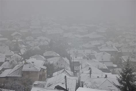 Uz Niske Temperature Mogu I Slab Snijeg N