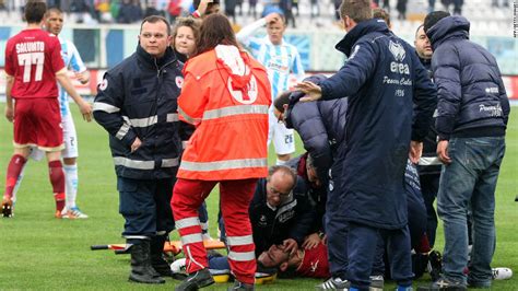 Italian Footballer Dies After Collapsing During Serie B Match Cnn