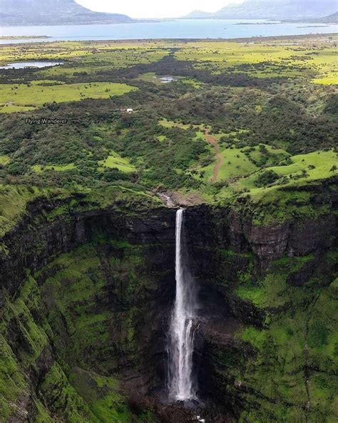 Kalu Waterfall - Ultimate Trek Guide 2024 - Nomads of India