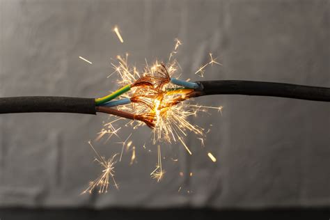 5 Electrocution Hazards in Construction | Blog For Builders