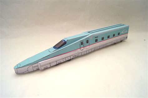 Paper train Shinkansen type-E5 "HAYABUSA" :: Behance