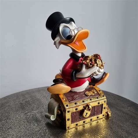 Disney Beeld Dagobert Duck Op Schatkist H 28 Cm Catawiki