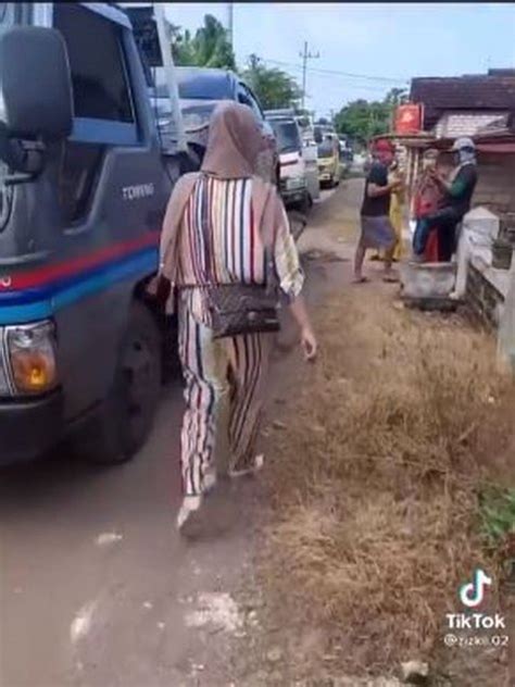 FOTO Viral Satu Desa Di Tuban Borong 176 Mobil Dapat Dana Dari Ganti