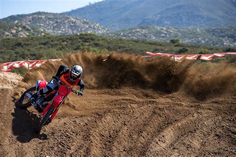 Honda CRF 2021 as importadas 450 em versão R e 250 em versão R e RX