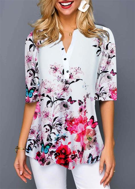 The Everyday Style Fashion Notch Neck Flower Print Button Detail