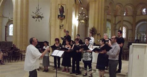 Paray le Monial Chants sacrés à la Basilique