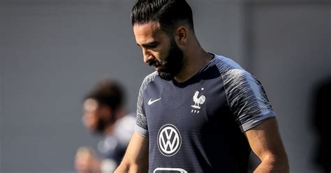 Adil Rami Entrainement De Lequipe De France De Football Lors De La