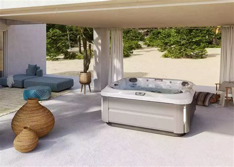 Jacuzzi Hot Tubs Aqua Paradise