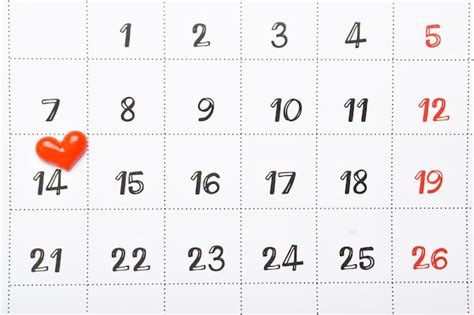 Calendario Dia Dos Namorados - Calendário com a marca do dia dos namorados. calendário e coração de ...