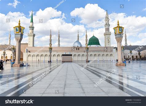 Madinah Haram Day View 2014 Stock Photo 1735508834 | Shutterstock