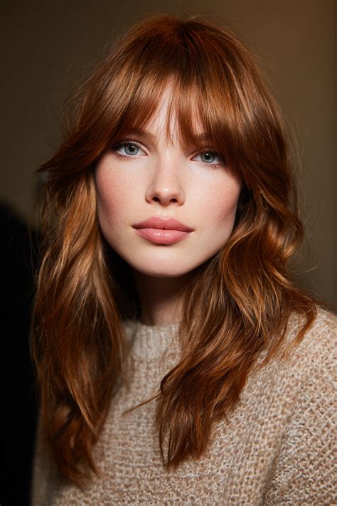 chic medium length hairstyles  bangs  creativebooster