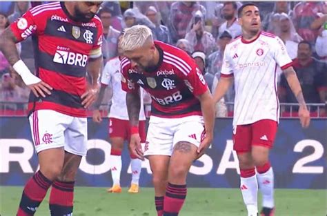 Arrascaeta Sai Machucado Flamengo S Empata O Inter E Acaba Vaiado