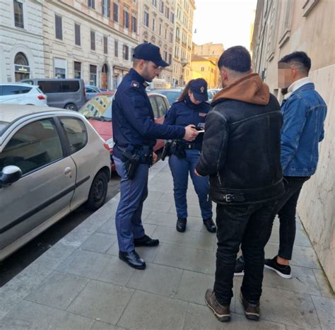 Roma Controlli A Tappeto A Piazza Vittorio Nove Arresti Verifiche