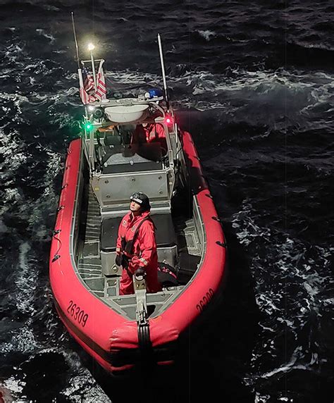 Amo Currents M V Sagamore Rescues Cuban Migrants Adrift In Straits