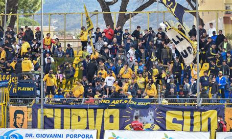 Juve Stabia Palermo Prima Sconfitta Stagionale Per Le Vespe