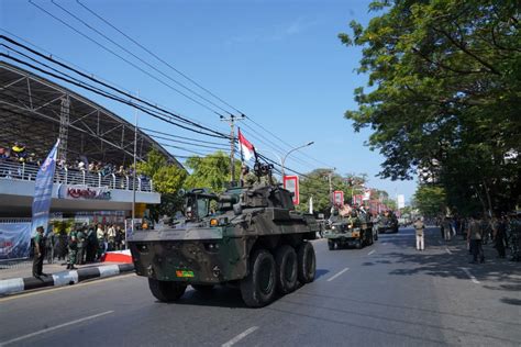 Rayakan Hut Tni Ke Kodam Xiv Hasanuddin Tampilkan Demonstrasi