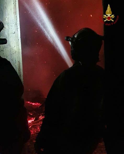 Incendio Doloso In Pizzeria Lelettricista Pressioni Durante L