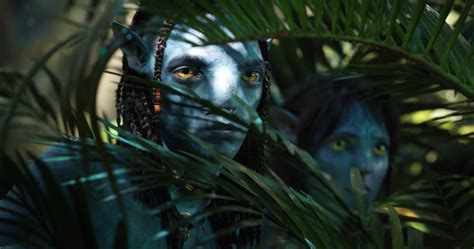 Box Office: 'Avatar' Hopes To Earn $82M, As Theaters Impacted By Storm Elliott