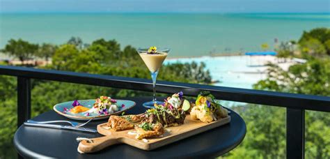 Cairns Esplanade Restaurants | Oak and Vine Restaurant | Oaks Cairns Hotel