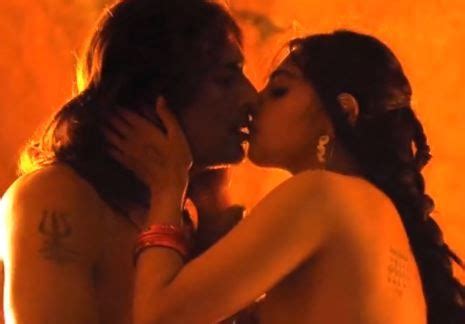 Indian Babe Radhika Apte Bollywood Hot Nude Sex Scene Parched 2016