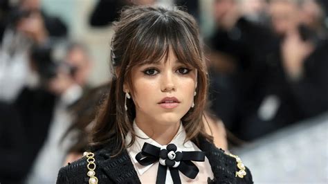 Biografía De Jenna Ortega Actriz De Beetlejuice 2 Y Merlina Saficosmos