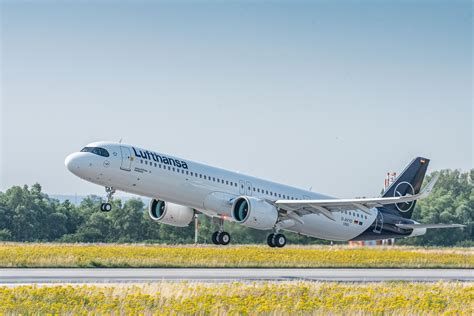 Flying High Lufthansa Group Achieves Record Pre Tax Earnings For The