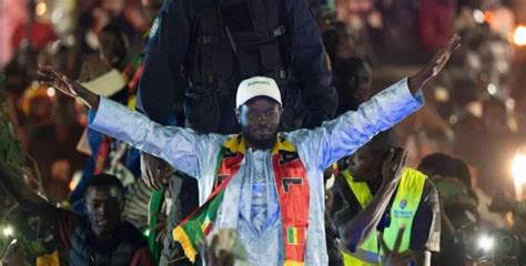 Raz de marée pour Bassirou Diomaye Faye au Sénégal une victoire