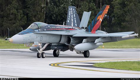 A21 23 Mcdonnell Douglas Fa 18a Hornet Australia Royal