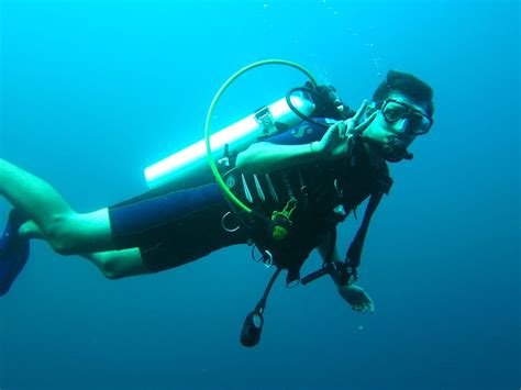 100 000 Free Scuba Diver At Sea Diver Images Pixabay