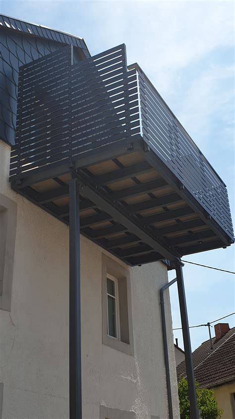 Metallbau Eydt Stahlbalkon Mit Aluminium Lamellen