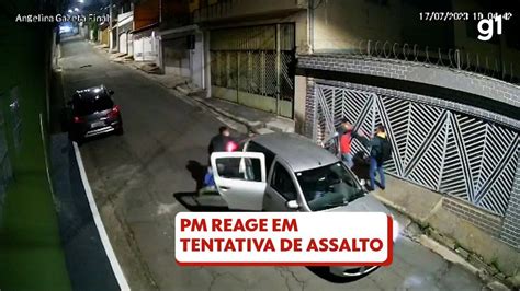 VÍDEO PM a pé reage a assalto após ter arma apontada para a cabeça e